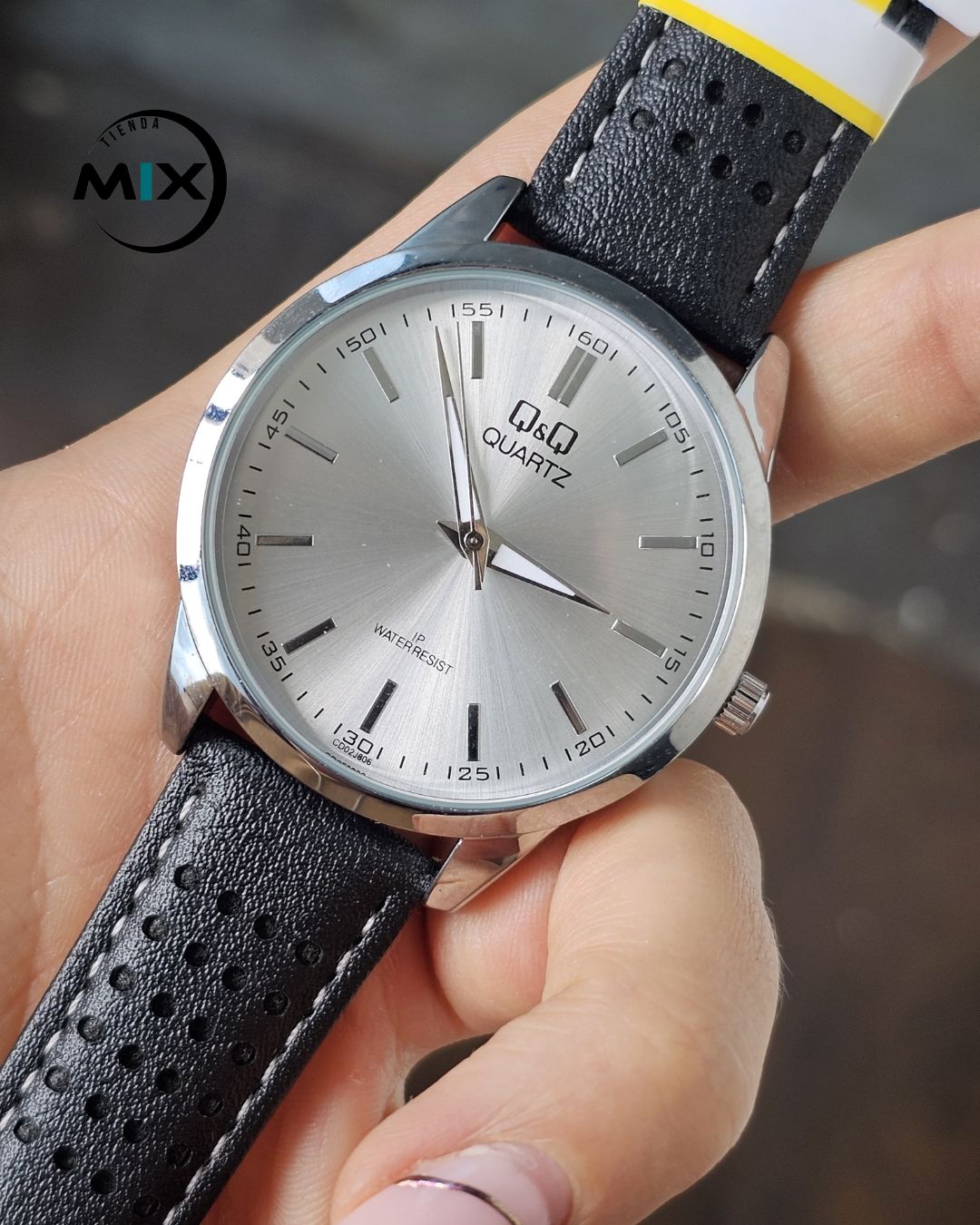 RELOJ Q&Q LEGACY CUERO